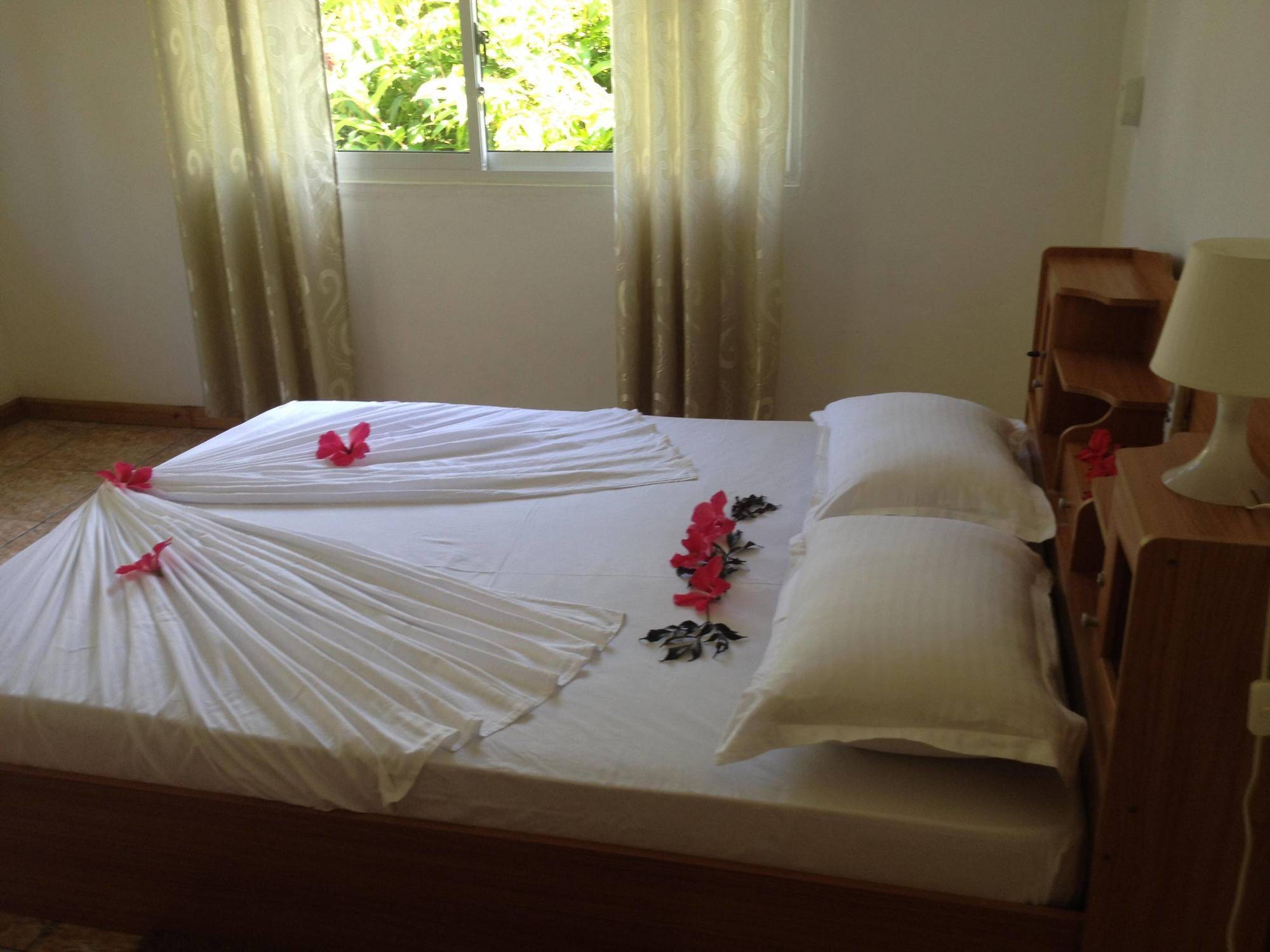 Marl Self Catering Villa Pointe La Rue Exterior photo
