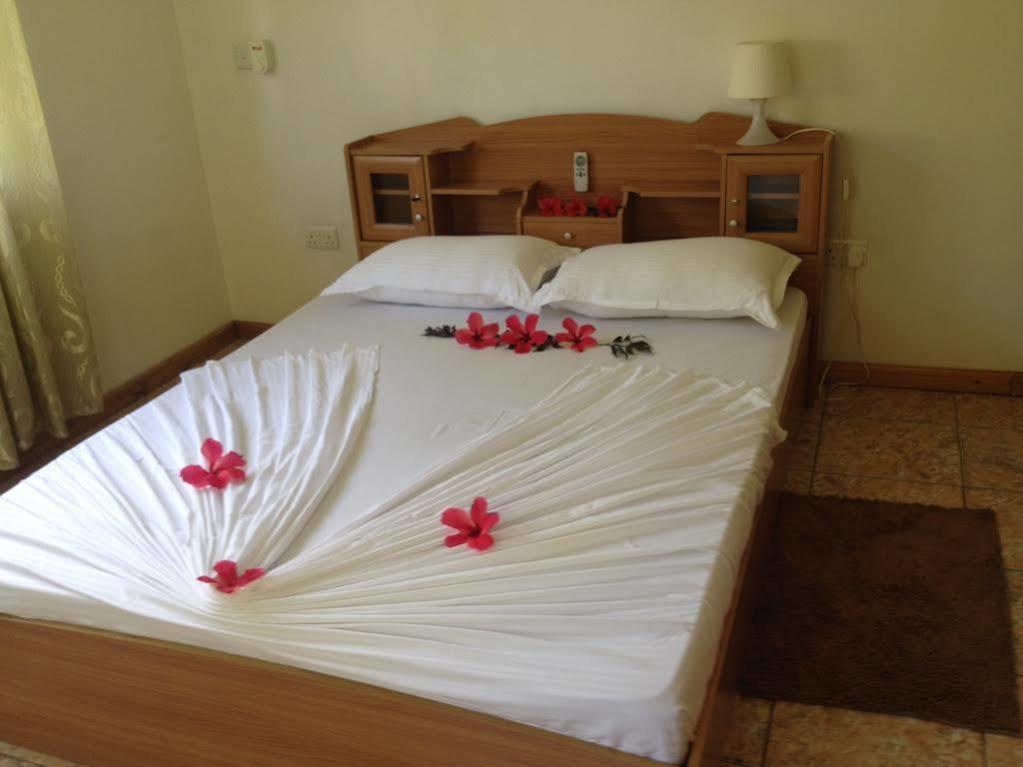 Marl Self Catering Villa Pointe La Rue Exterior photo